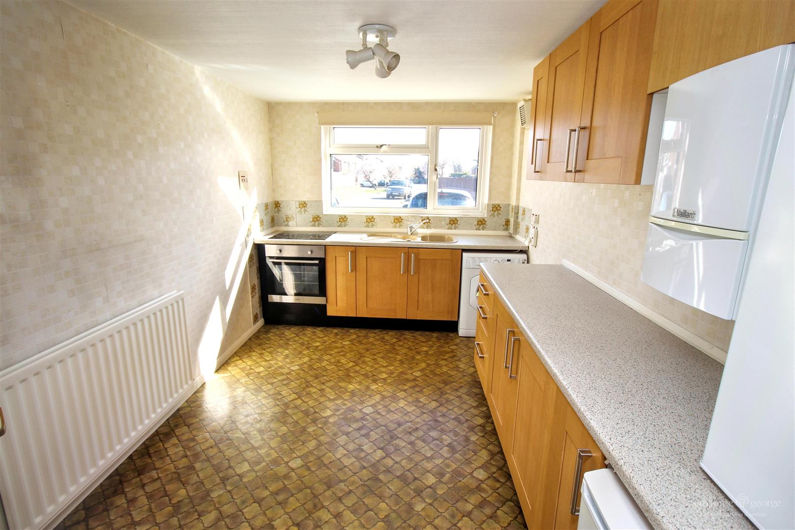 3 bed property in Walnut Way, Reading